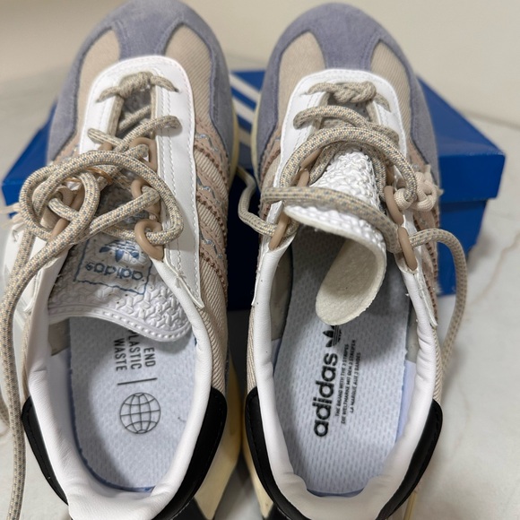 Adidas (WMNS) Retropy E5 ‘Aluminium Silver Violet’ Size 5.5.. - Picture 3 of 5